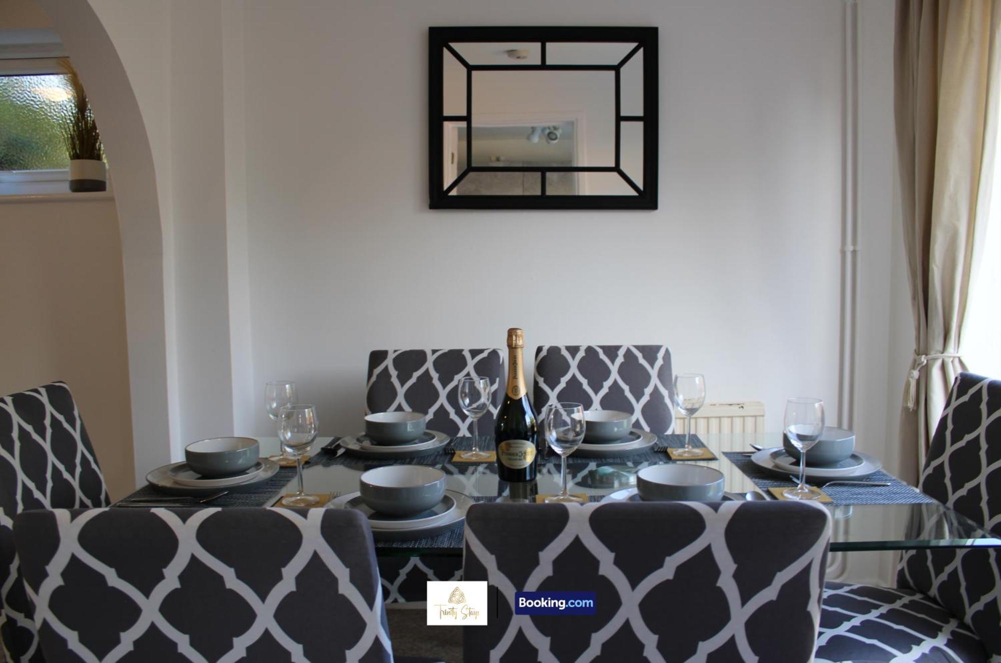 4 Bedroom House With Parking Near City Centre By Trinity Stays Short Lets & Serviced Accommodation Cambridge Esterno foto